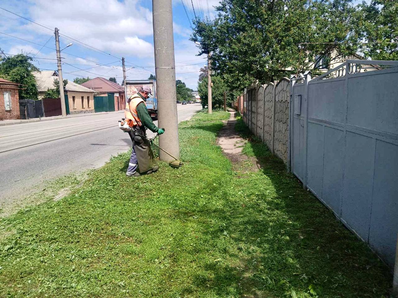 Наводять лад у  приватному секторі міста комунальники: Новини Харкова